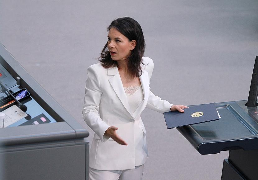 Panik bricht aus: Grüne erleiden Rekord-Absturz bei neuer Umfrage