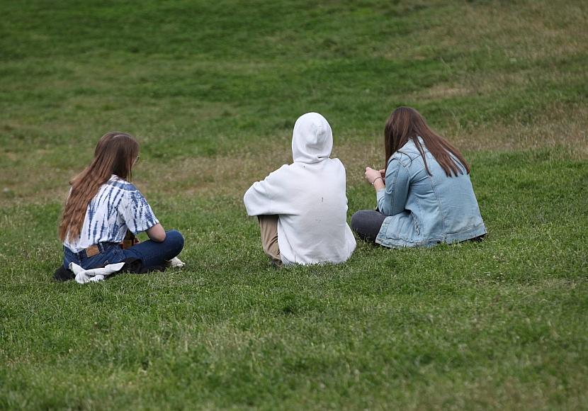 Studie: Junge Frauen haben weniger Geld als gleichaltrige Männer