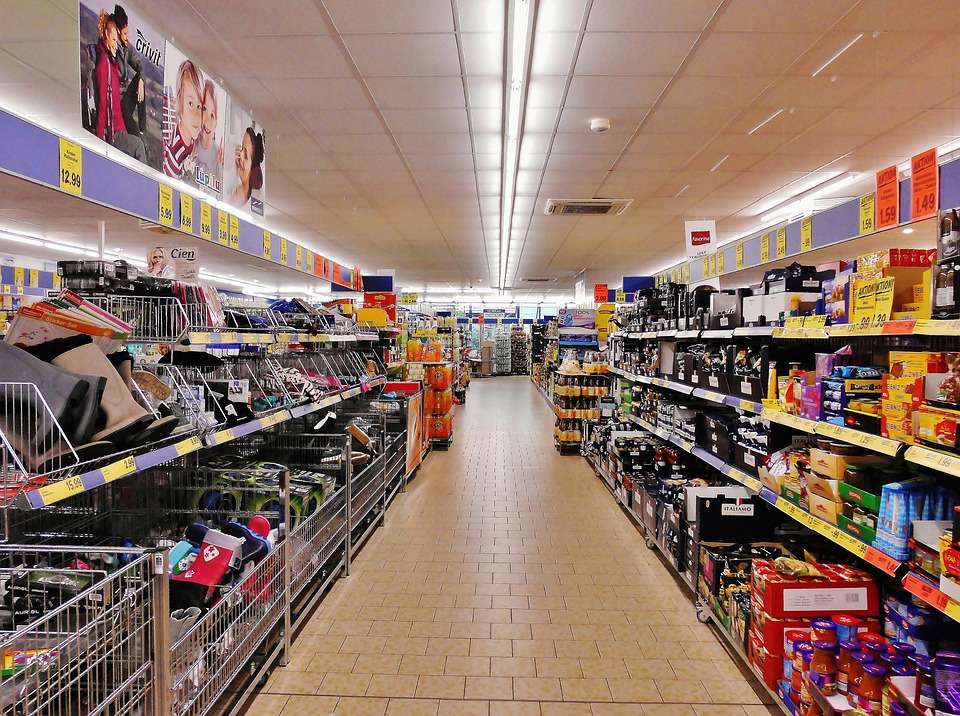 Große deutsche Supermarktketten rufen Mineralwasser zurück