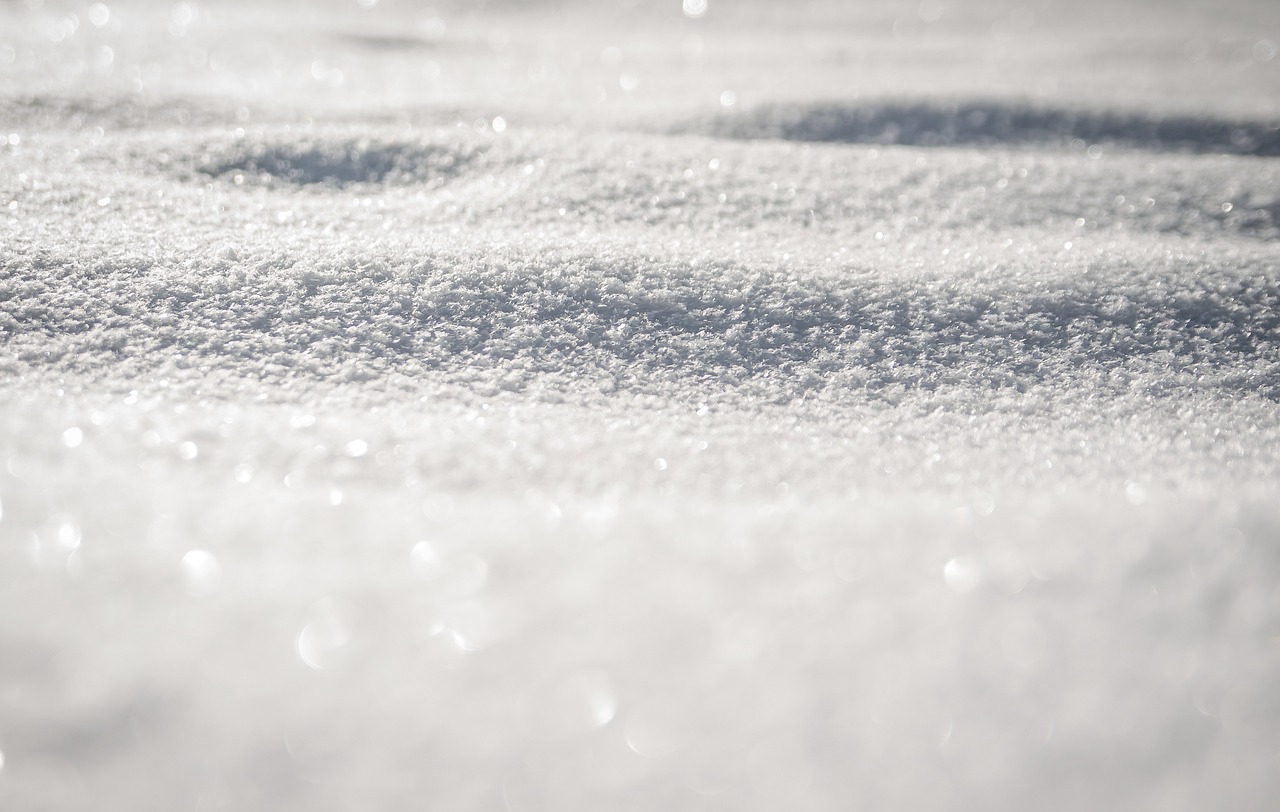 Plötzliches Schnee-Chaos: Bis zu zwei Meter überraschen Bevölkerung