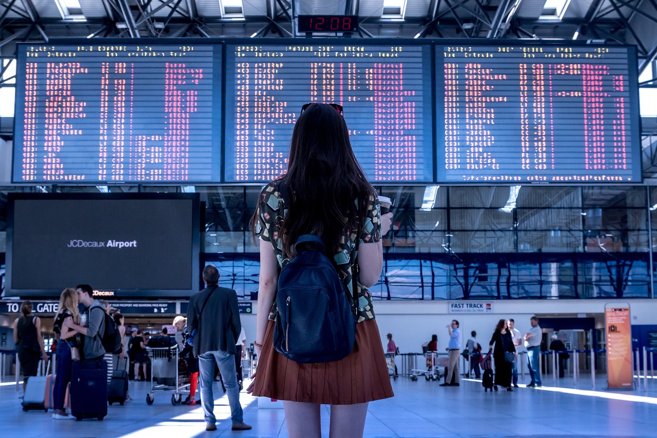 Das wird Urlauber hart treffen: Riesen-Airline streicht Flüge