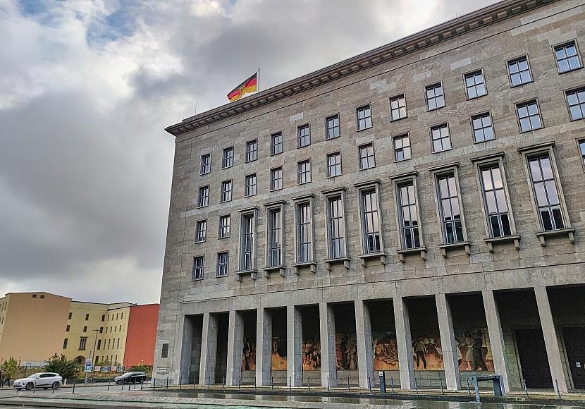 Finanzministerium wickelt Pläne zu Bundesamt gegen Geldwäsche ab