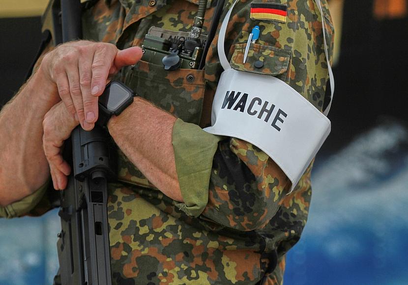 Wagenknecht will verteidigungsfähige Bundeswehr