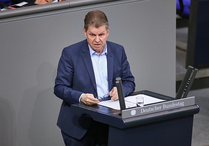 Stegner sieht Politik “an einer Weggabelung”