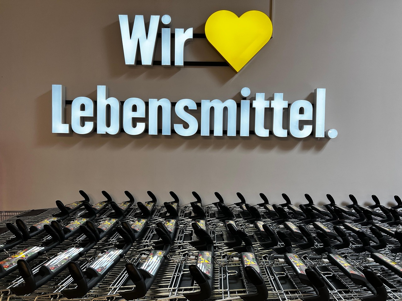 Edeka tauscht Müll in Lebensmittel um